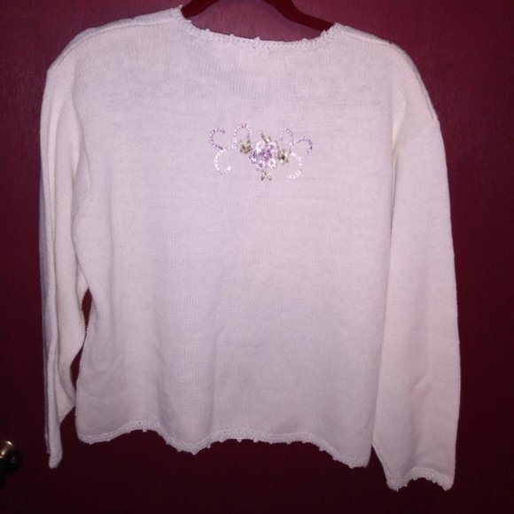 🌎Ivory Embroidered Sweater - Picture 4 of 6